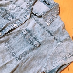 イング　INGNI  スタッズ付き　デニムシャツ　Mサイズ の画像