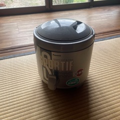 スポーツ　レジャーに　ピーコック　ウォータージャグ 保温　保冷　...