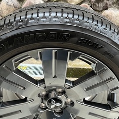 デリカD5後期ジャスパー純正タイヤ純正ホイル4本セット