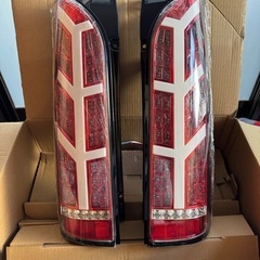 【新品】ハイエース　テールランプ　ユーロビーム　左スペアサービスの画像