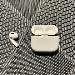 gw限定価格【純正】Apple AirPods 第三世代 左耳＋本体の画像