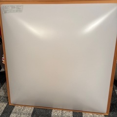 大変備品テラスハウスのリビングに設置していた。90センチ角はモダ...