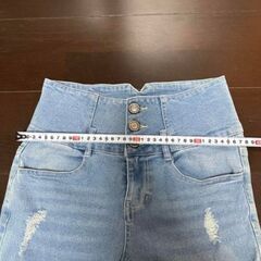 美品　ダメージ　デニム　レディースの画像