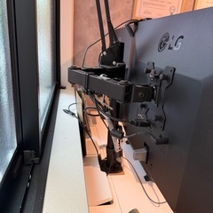 モニター2面とモニターアームセットの画像