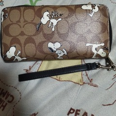 COACHスヌーピー財布