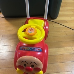 アンパンマンカー　メロディ付き　乗り物　車　あしけり　手押し車