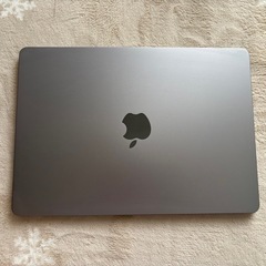 【美品】MacBook air M2チップ　8GB SSD256GB 