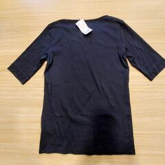 新品未使用タグ付き　ボートネックＴシャツ　黒　Ｌサイズの画像