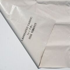 Puebco WHITE LAMINATED FABRICカーテン 2枚の画像