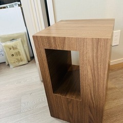 サイドテーブル