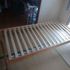 イケアのシングルベッド