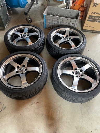 18インチタイヤ付きホイル