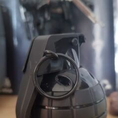 アメリカ軍仕様の手榴弾の実物サイズのレプリカ　ピンの取り外し可能！　黒