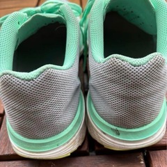 Nike ナイキ スニーカー グレー/ミントグリーン 24.5 usedの画像