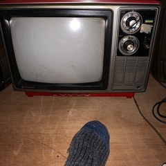 昭和時代のテレビと電話機