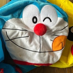 ピカチュウとドラえもんのエアーボールの画像