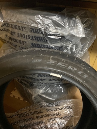 タイヤ　PZERO 255-40ZR19  ホイルナシ　4本セット