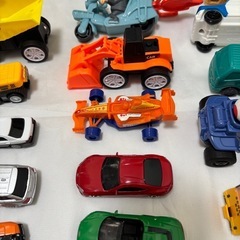 プルバックカーを含む色々セットの画像