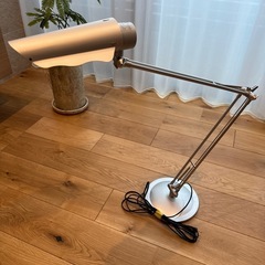 腕が長ーいデスクスタンド