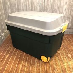 stp-3145　蓋付きコンテナボックス　71×47×47cm　キャスター付き　引き手付き　深緑　大型　収納ボックス　収納ケース　ツールボックス　アウトドア　屋外収納　軒下収納　蓋つき　工具箱　ハードボックス　工具ケース　工具入れ　道具箱　キャンプ　ガレージの画像