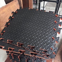 ジム用マット　トレーニングマット　フィットネス　分厚い 47×47cm　【91枚あり】【別倉庫にあるため事前にご連絡ください】の画像