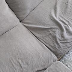 オットマン付きソファ　グレーの画像