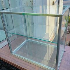 ガラスショーケース  棚板1枚 幅46.5cm 奥行き31.5c...
