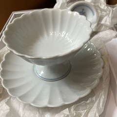 さらに値下！白磁菊割高台小鉢揃