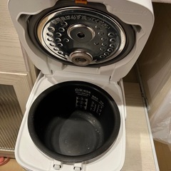 三菱電気３合炊　炊飯器の画像