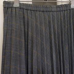 新品　ユニクロ　アコーディオンプリーツロングスカートの画像