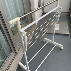 【お譲りします】折りたたみ式 洗濯物干し／分解OK・コンパクト収納の画像