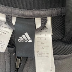 adidas ジャージ上の画像