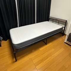 【引取】シングルパイプベッド +マットレスセット！ コンセント付き