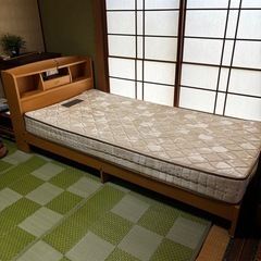 ベッド本体　マットレス付属