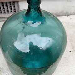 水瓶、ガラスびん　山形市は無料、埼玉県鶴ヶ島市は3000円
