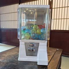 ガチャ本体　カプセル自販機