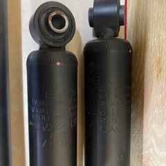 平成30年式200系ハイエーススーパーGL純正ショックアブソーバー一台分の画像