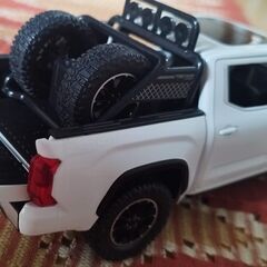 米国トヨタ　2022 TUNDRA TRD 4x4 Off Road 1/24の画像