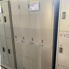 ４人用縦長ロッカー
