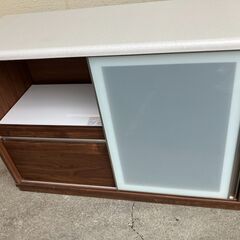 とてもきれいな食器棚！（商品番号：12778）