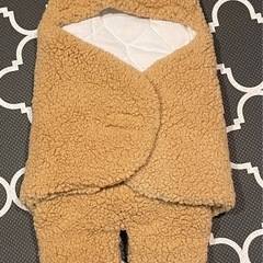 クマ耳付き　フリースおくるみ