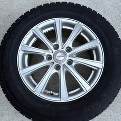 215/60R16スタッドレスタイヤ4本