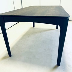 ALMA ダイニングテーブルの画像