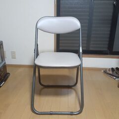 「商談中です」折り畳み椅子です。の画像