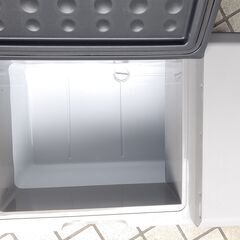新品、未使用　バッテリー内蔵 30L ポータブル冷蔵冷凍庫 CLBOX30Lの画像