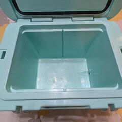 YETI Tundra タンドラ 35 クーラーボックスの画像