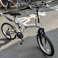 (422)￥11000(税込) Three Stone 折り畳み　自転車　タイヤ20インチの画像