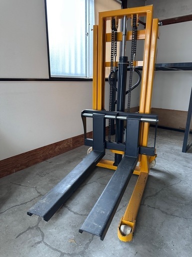 2T ハンドフォックリフト