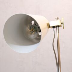 DI CLASSE(ディクラッセ)のBinario floor lamp(ビナーリオ フロアランプ)ホワイトです。大理石ベースにスチールのスポットライト合わせたヴィンテージテイストのスタンドライト♪の画像