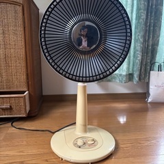 首振り電気ストーブ